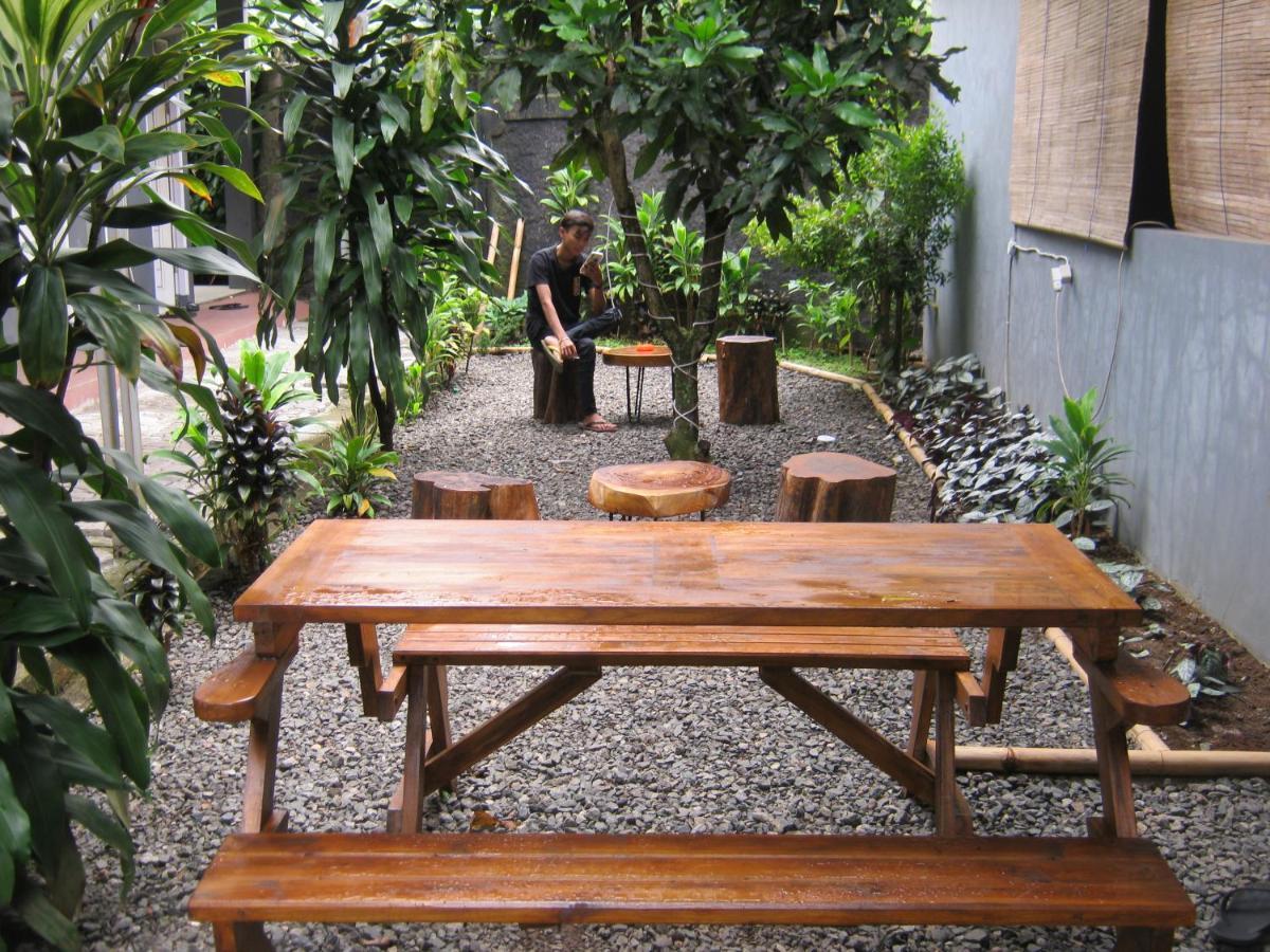 Aqilakost N Cafe Gadog Puncak Hotel Bogor Luaran gambar