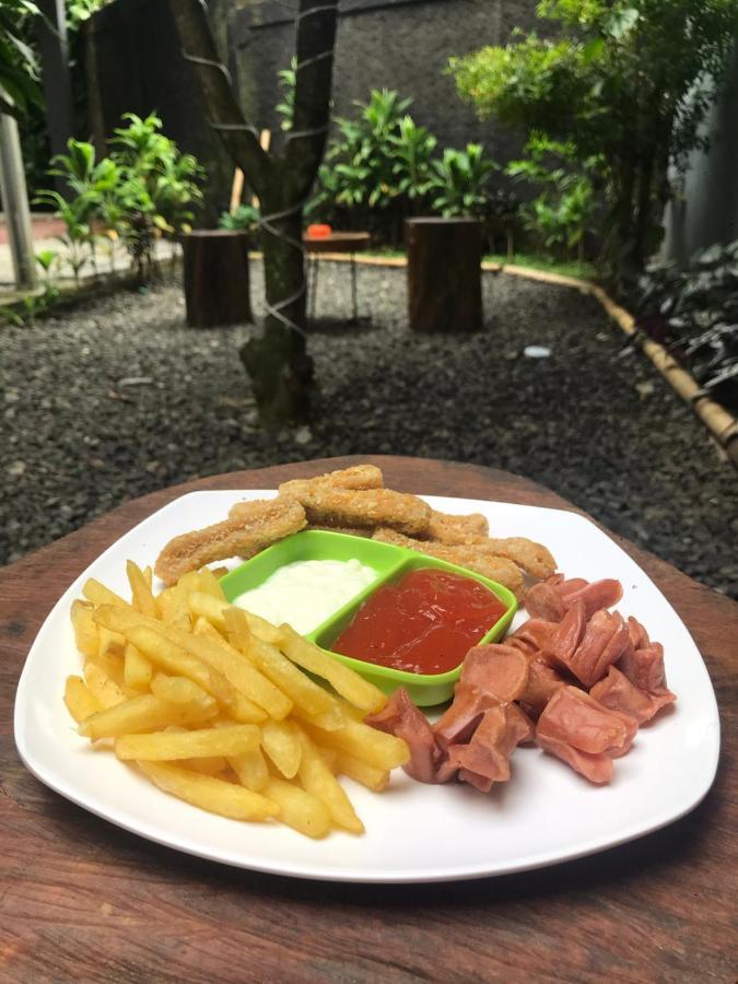 Aqilakost N Cafe Gadog Puncak Hotel Bogor Luaran gambar